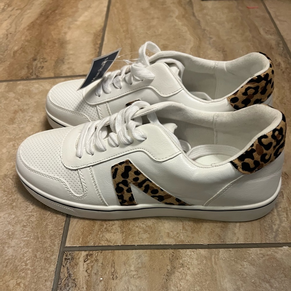 NWT Women’s MIA Shoes in Size 10